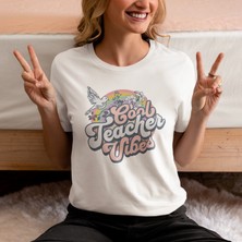 Ontunew Cool Teacher Vibes Baskılı Retro Vintage Standart Kalıp Bisiklet Yaka Pamuklu Kadın ve Erkek Tshırt