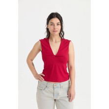 Ayma Active Kadın Kırmızı Twist Bluz - EcoVero™ Viskoz, Önde Burgu Detaylı, V Yaka, Çift Kat Ön, Düşük Omuzlu Rahat Bluz