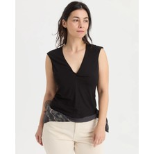 Ayma Active Kadın Siyah Twist Bluz - EcoVero™ Viskoz, Önde Burgu Detaylı, V Yaka, Çift Kat Ön, Düşük Omuzlu Rahat Bluz