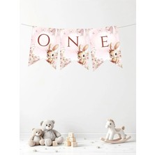 Sinek Kupası Tasarım Pembe Tavşan Kız Çocuk Temalı One Yazılı Doğum Günü Partisi Yazı Banner