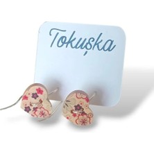Tokuşka Ahşap Kalp Şekilli Mor Pembe Çiçek Desenli Baskılı Düğme Sallantılı Küpe
