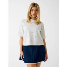 Guess Silvy Boxy Fit Kadın Beyaz T-Shirt V6GI18K2985-G056