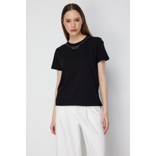 On Kadın Yakası Taşlı Pamuklu T-Shirt 71345 Siyah