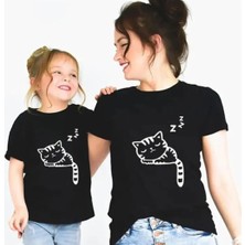 Nigrum Pardus Nıgrum Pardus Yeni Sezon Z Z Z Uyuyan Kedicik Baskılı %100 Pamuk Anne-Çocuk T-Shirt.1 Adet