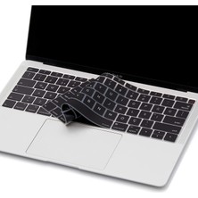 DMR Home MacBook Air 13 Inç Türkçe Q Klavye Koruyucu – Us Klavyeyi Türkçe Yapar – Ince Silikon – A1932 A2179 A2337 M1 Uyumlu Siyah