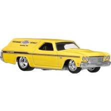 DMR Home Premium Wagons - '70 Chevelle Ss Wagon - Yellow (1/64)