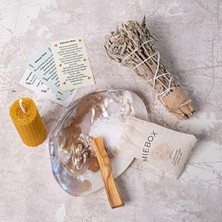 DMR Home Macabeli Enerji ve Arınma Seti (Incili Sedef Deniz Kabuğutütsülük + Palo Santo Tütsü + Mum + Adaçayı Tütsü Demeti + Kese Tuz) (Adaçayı Seti)
