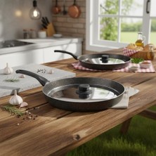 Expresstore Nirvana 30 cm Yuvarlak Kapaklı Karadeniz Tavası - Yanmaz Yapışmaz Uzun Saplı Balık ve Börek Tavası