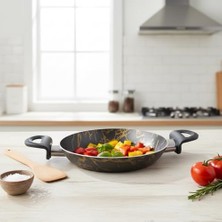 Assess Store Desert Eco 20 cm Sahan - Siyah Zemin Üzeri (Altın) Izmir Desenli Yanmaz Yapışmaz Çift Kulplu Yumurta Tavası
