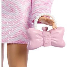 Daisy Home Pembe Kot Ceket ve Uyumlu Bir Etek Giyen ve Fiyonklu El Çantası ile Inci Takı Gibi Aksesuarları Olan Sarı Saçlı Stil Ikonu Bebek, 9 Numara, JJN69
