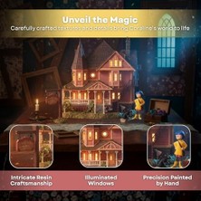 Daisy Home Department 56 Fright Avenue Village Coraline The Pink Palace Apartments Aydınlatmalı Bina ve Heykelcik Seti, 20 Cm, Çok Renkli