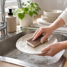 Teknocan Bulaşık Ovma Süngeri, Kahverengi, 8X10X2 Cm, Dayanıklı Yapı, Etkili Temizlik, Kimyasal Dirençli, Hafif ve Ergonomik