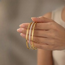Lorivelle Gold Renk 3'lü Set Ajda Çelik Bilezik - Zirkon Taşlı ve Grek Desenli Kararmaz Kombin (6 cm Çapında)