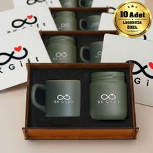 BK Gift Logonuza Özel 10 Adet Kutulu Koyu Yeşil Renk Mum ve Kahve Fincanı Seti – Ahşap Kutulu Kurumsal Hediye Seti