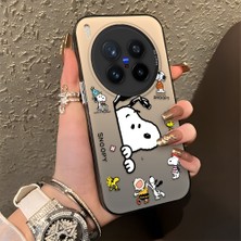 HONTINGA Vivo X300 Pro ile Uyumlu Kılıfı Silikon Kenar Sert Arka Düşüme Önleyici Basitlik Anti Düşme Kamera Korumali Snoopy Desen Telefon Kılıfı Kadın ve Erkek Için Uygundur K1-0080