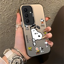 HONTINGA Samsung Galaxy S25 Fe ile Uyumlu Kılıfı Silikon Kenar Sert Arka Düşüme Önleyici Basitlik Anti Düşme Kamera Korumali Snoopy Desen Telefon Kılıfı Kadın ve Erkek Için Uygundur K1-0080