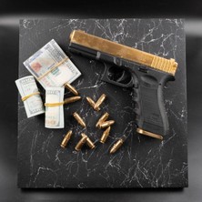 Oko Design 3D Dekoratif Tablo – Altın Detaylı Glock-19 ve Para Banknotu