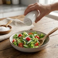 Bliss Store 2'li Porselen Tuzluk ve Karabiberlik Seti - Yumuşak Hatlı Minimalist Beyaz Sofra Baharatlık Takımı Ergonomik Masaüstü Tuzluk (5,7 x 7,9 Cm)