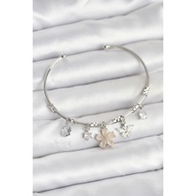 Callerrons Accessories Çiçek ve Kelebek Charmlı Gümüş Renk Pirinç Kadın Bileklik - EBJ260509W42148
