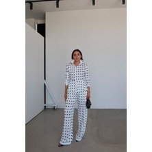 Özge Özgenç Dik Yaka Fermuarlı Ceket Pantolon Takım