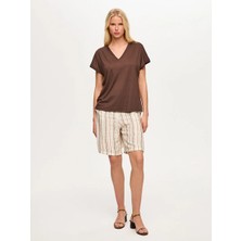 Faik Sönmez Resort Arkası Çizgili Dokuma Garnili V Yaka Tshirt S26TSH115