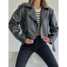Vess Moda Yeni Sezon Kemer Detaylı Crop Suni Deri Ceket