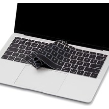 FourForce MacBook Air 13 Inç Türkçe Q Klavye Koruyucu – Us Klavyeyi Türkçe Yapar – Ince Silikon – A1932 A2179 A2337 M1 Uyumlu Siyah