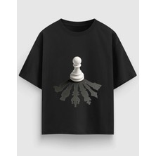Oversize Unisex Tişört – Satranç Baskı, %100 Pamuk Streetwear Tasarım