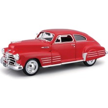 Maisto 1/25 1948 Chevrolet Fleetline Aerosedan Araba