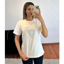 Shine & Style Marka Muadil Üçgen Taş Baskı T-Shirt Beyaz