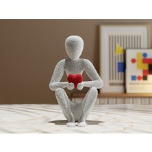 Love's Embrace: Minimalist Figür - Aşkın Dokunuşu Dekoratif Heykel - Kırmızı Kalp Detaylı