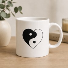 Art By Aslı Kalp Ying Yang Baskılı Beyaz Kupa Bardak | Minimal Estetik Seramik Kahve Kupası | Modern Tasarım Hediye Kupa