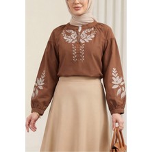 Moda Morfo V Yaka Önü Ve Kolları Nakışlı Keten Bluz -Taba
