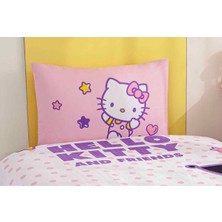 Taç Zorluteks Out Hello Kitty & Friends Desenli % 100 Pamuk Kumaş 1 Adet Yastık Kılıfı