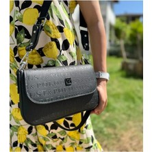 Just Polo Kopya - Kadın Siyah Gofraj Kabartma Desenli Mıknatıslı Çıtçıt Kapama El Çantası MH4031MH