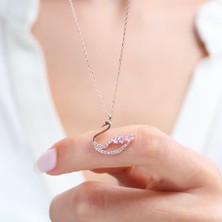 Mia Vento Pembe Baget Taşlı Gümüş Kuğu Kolye 925 Ayar Rose Renk Kadınlar İçin Işıltılı Tasarım