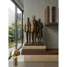 Mağara Atatürk ve Gençler