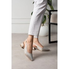 Shoetek Gasiva Kadın Topuklu Ayakkabı Arkadan Bantlı Tokalı Taşlı Bej Saten