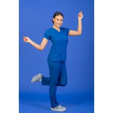 Başaran Uniforma Unisex Kalıp Saks Mavisi Likralı Hemşire / Doktor Forması Scrubs (Takım)