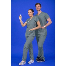 Başaran Uniforma Unisex Kalıp Zeytin Yeşili Likralı Hemşire / Doktor Forması Scrubs (Takım)