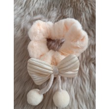 Efna Store Pofuduk Fiyonk ve Ponpon Detaylı Tüylü Peluş Simit Toka 1 Adet