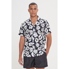Altınyıldız Classics Erkek Siyah-Beyaz %100 Pamuk Slim Fit Dar Kesim Küba Yaka Kısa Kollu Baskılı Gömlek