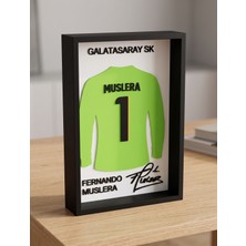 Riva Self Galatasaray Fernando Muslera 3D Yazıcı Baskı Çerçeve Tablo - 14X21.5 cm - Efsane Kaptan Tasarım