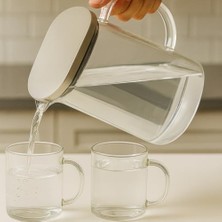 Assess Store 1800 ml Cam Sürahi ve 2’li Bardak Seti – Paslanmaz Çelik Kapaklı Dayanıklı Şeffaf Su, Çay, Meyve Suyu Servis Seti