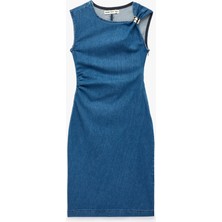 Koton Metal Aksesuarlı Kolsuz Pamuklu Drapeli Denim Midi Elbise