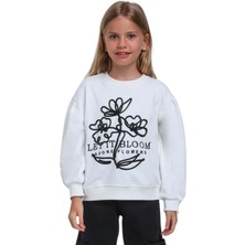 Waka Waka Önü Kabartma Aplikeli Bisiklet Yaka Kız Sweat