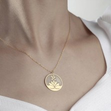 Özer Gümüş 925 Ayar Gümüş Zincirli Şık Plaka Lotus Çiçeği Kolye [ Özel Kutulu, Hediyelik Takı ]