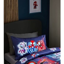 Taç  Zorluteks Out Örümcek Adam ve Arkadaşları 1 Adet Yastık Kılıfı 50X70 cm Çift Taraflı