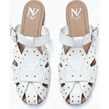 Ne&Ve Shoes Beyaz Mat Deri Pim Detaylı ve Tokalı Kadın Kare Burun Sabo Terlik