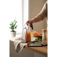 Kitchen Life 4 Parça Silikon Saplı Paslanmaz Çelik Rende -Kapaklı, Ölçülü Şeffaf Hazneli Sarımsak Rendesi 800 ml